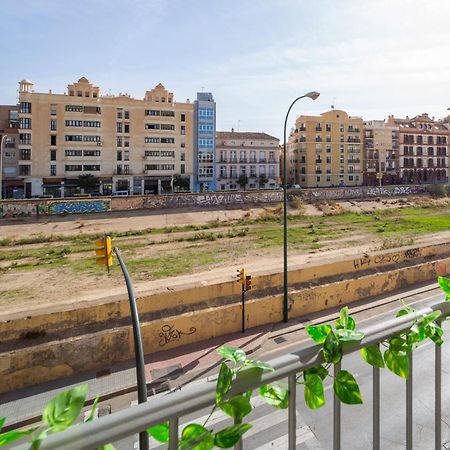 Central And Beautiful Apartment - Free Parking Малага Екстер'єр фото
