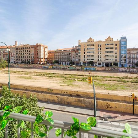 Central And Beautiful Apartment - Free Parking Малага Екстер'єр фото