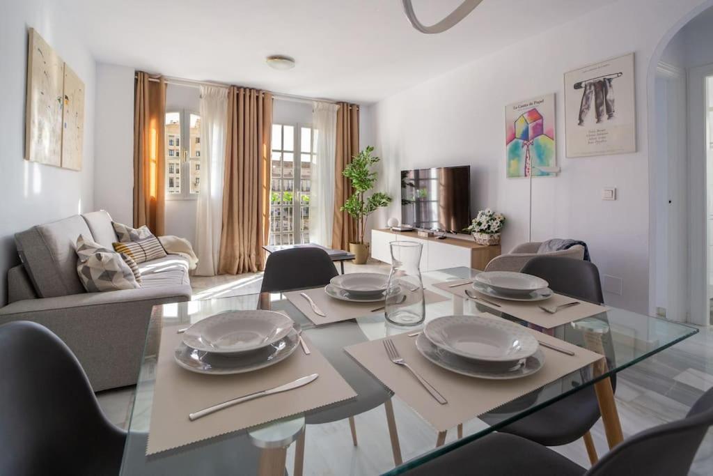 Central And Beautiful Apartment - Free Parking Малага Екстер'єр фото