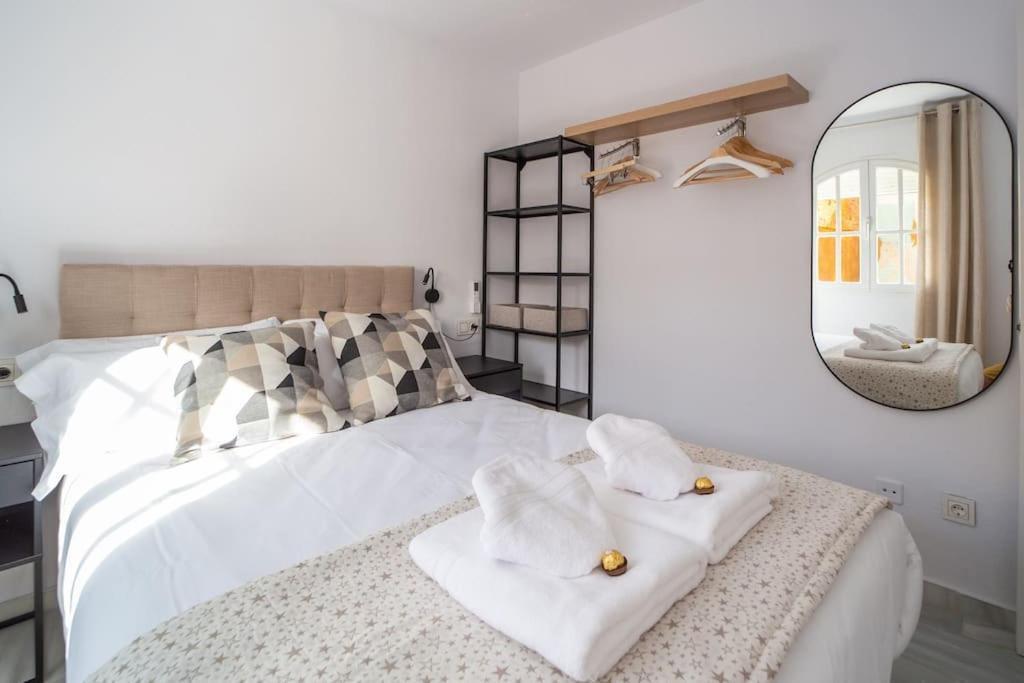 Central And Beautiful Apartment - Free Parking Малага Екстер'єр фото